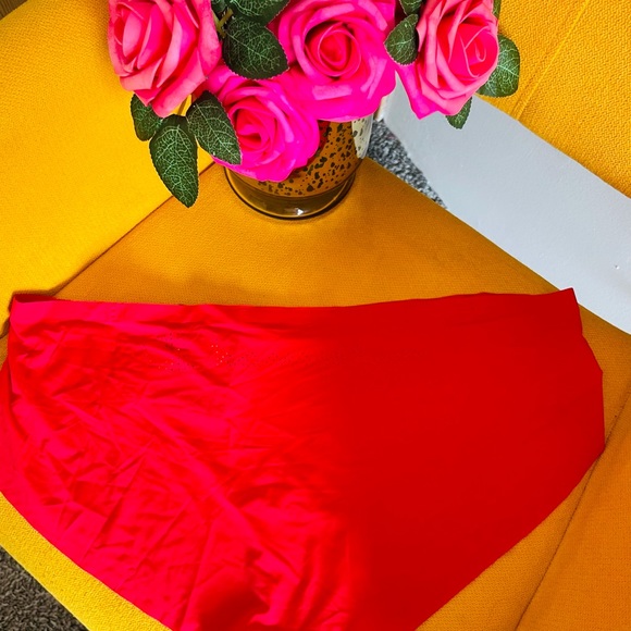 Champion Women’s Red Double Dry Perforated Logo No Show Hipster Underwear 2X NWT - Picture 4 of 6